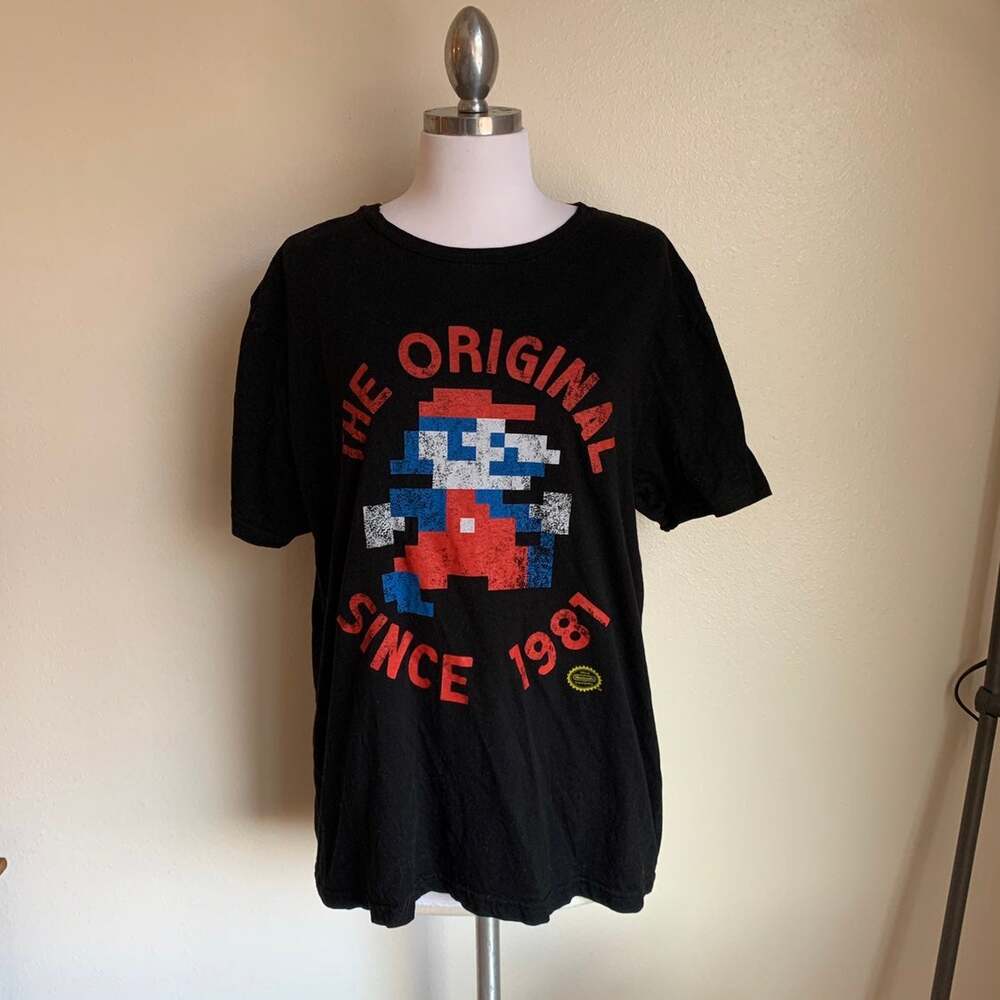 Black Super Mario T-Shirt / Graphic Tee